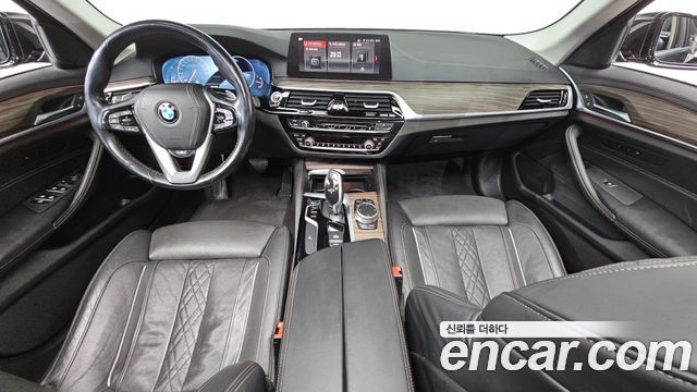 BMW 5 серии 2019 thumb 8