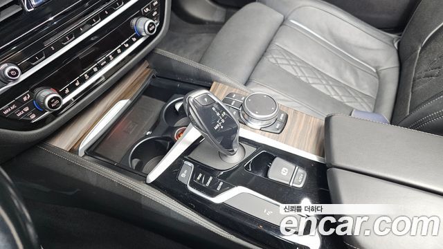 BMW 5 серии 2019 thumb 10