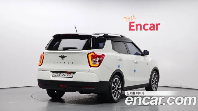 SsangYong Tivoli 2018 thumb 3