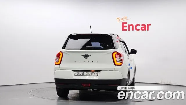 SsangYong Tivoli 2018 thumb 5