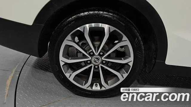SsangYong Tivoli 2018 thumb 6