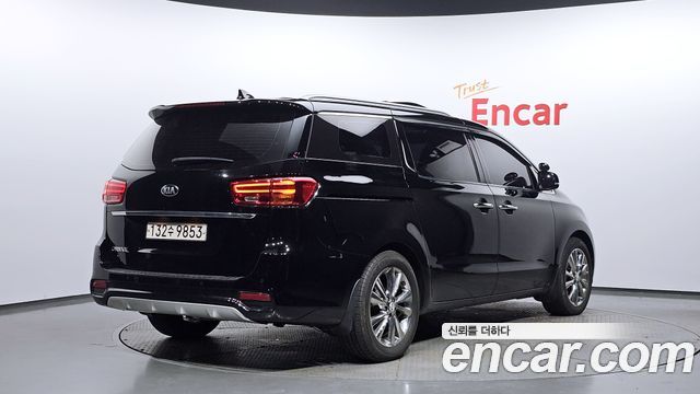 Kia Carnival 2018 thumb 3