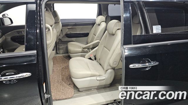 Kia Carnival 2018 thumb 12