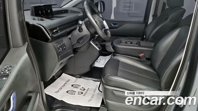 Hyundai Staria 2021 thumb 10