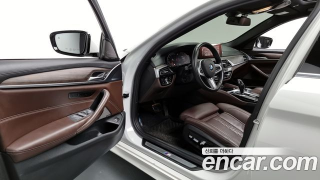 BMW 5 серии 2020 thumb 11