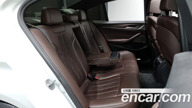BMW 5 серии 2020 thumb 12