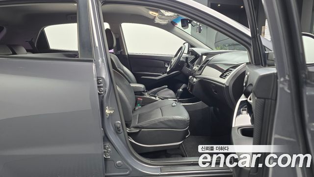 SsangYong Korando 2017 thumb 10
