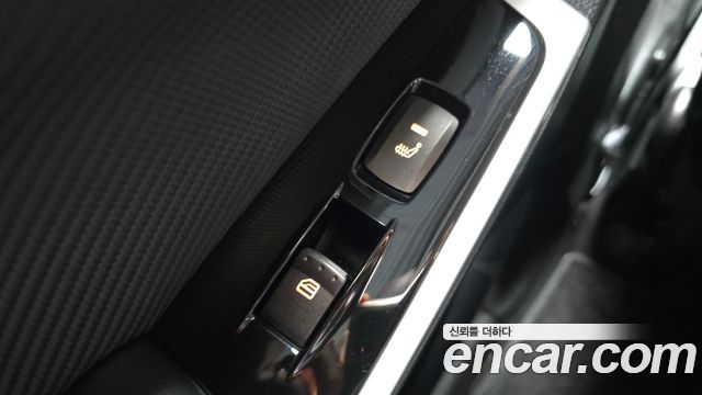 SsangYong Korando 2017 thumb 12