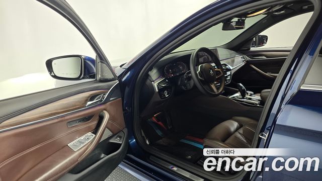 BMW 5 серии 2020 thumb 10