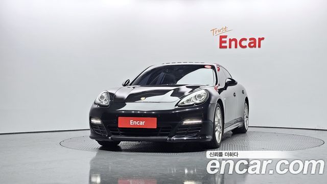 Porsche Panamera 2011 thumb 4