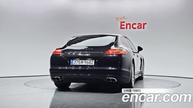 Porsche Panamera 2011 thumb 5