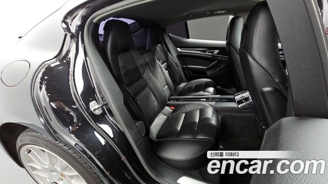 Porsche Panamera 2011 thumb 12