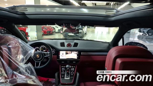 Porsche Cayenne 2023 thumb 8