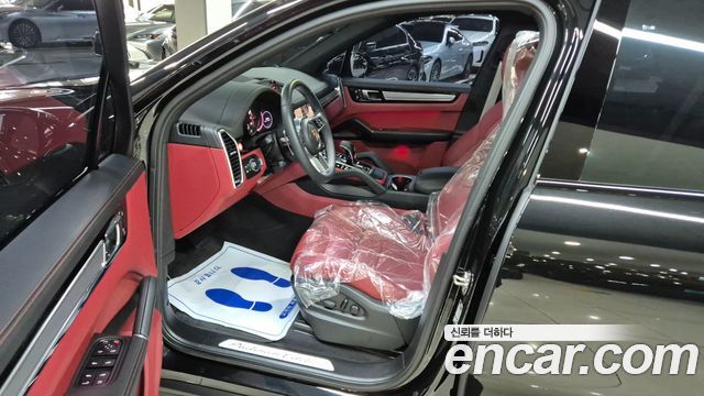 Porsche Cayenne 2023 thumb 9