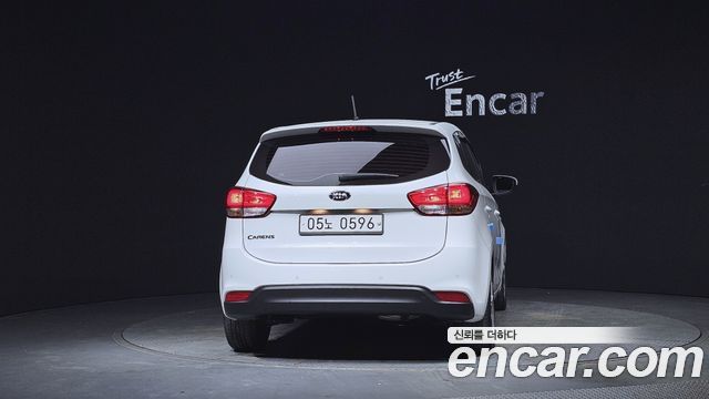 Kia Carens 2016 thumb 4