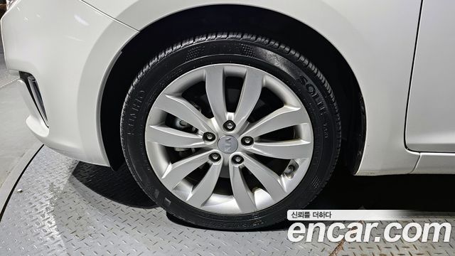 Kia Carens 2016 thumb 5