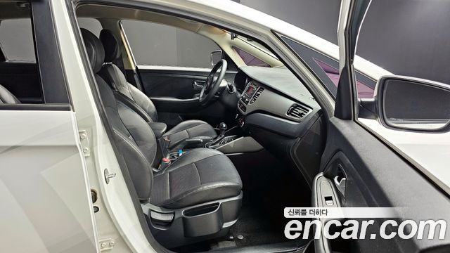 Kia Carens 2016 thumb 12