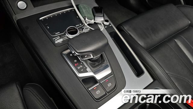 Audi Q5 2020 thumb 9