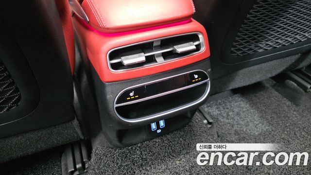 Genesis GV70 2022 thumb 12