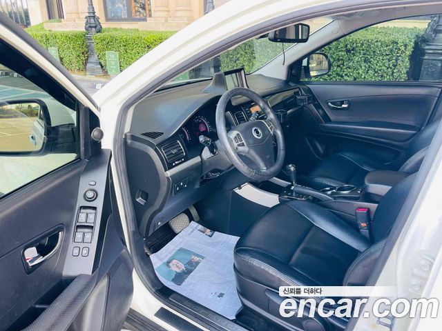 SsangYong Korando 2013 thumb 9