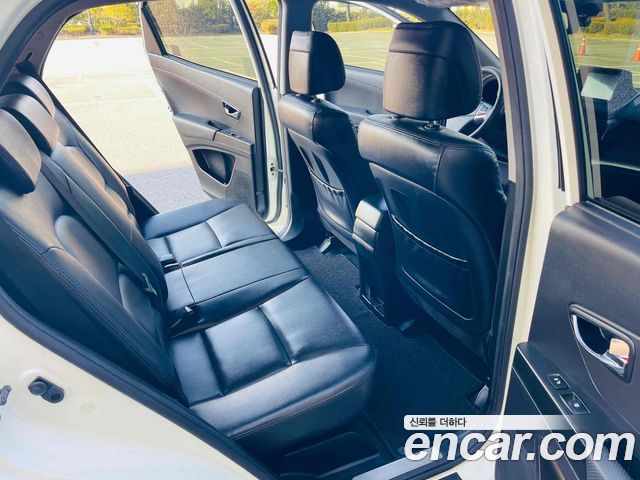 SsangYong Korando 2013 thumb 12