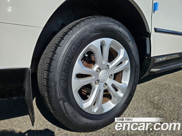 SsangYong Korando 2017 thumb 6