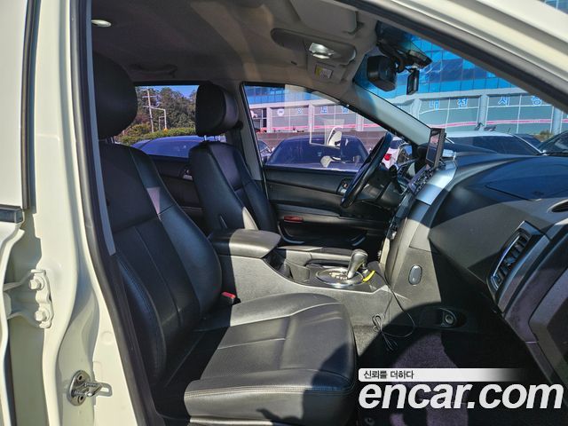 SsangYong Korando 2017 thumb 11