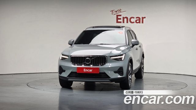 Volvo XC40 2024 thumb 4