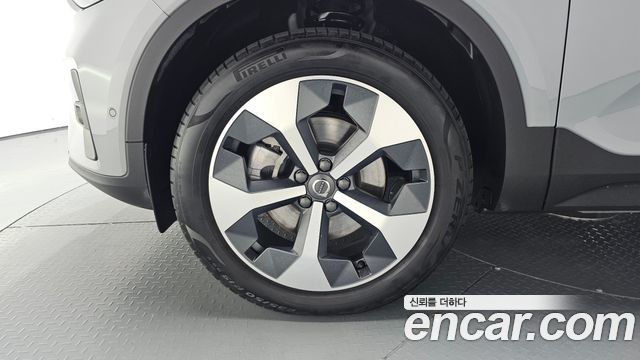 Volvo XC40 2024 thumb 6