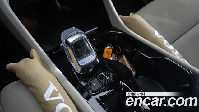 Volvo XC40 2024 thumb 9