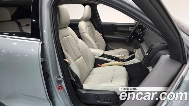 Volvo XC40 2024 thumb 10