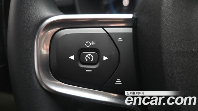 Volvo XC40 2024 thumb 11