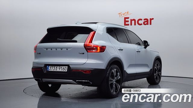 Volvo XC40 2020 thumb 3