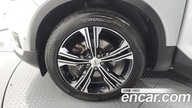 Volvo XC40 2020 thumb 6