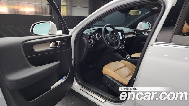 Volvo XC40 2020 thumb 11