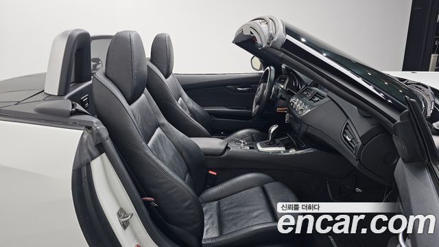 BMW Z4 2012 thumb 12