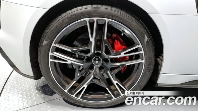 Audi R8 2021 thumb 5