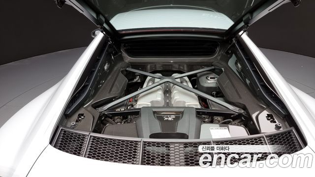 Audi R8 2021 thumb 6