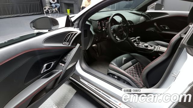 Audi R8 2021 thumb 10
