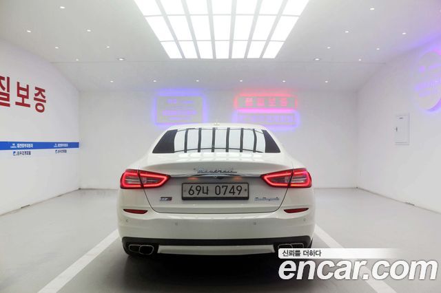 Maserati Quattroporte 2016 thumb 5