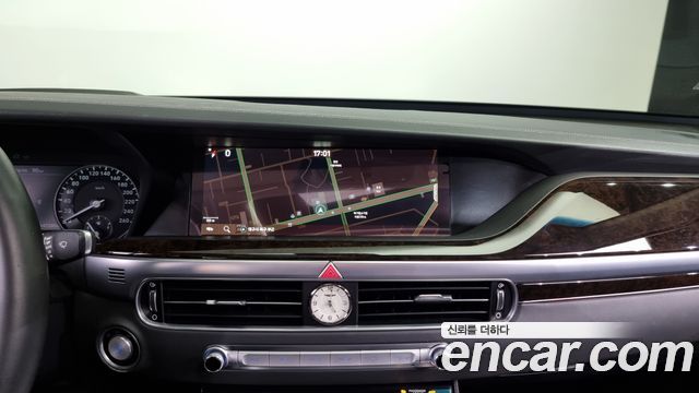 Genesis G90 2020 thumb 11