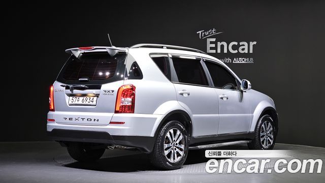 SsangYong Rexton 2013 thumb 3