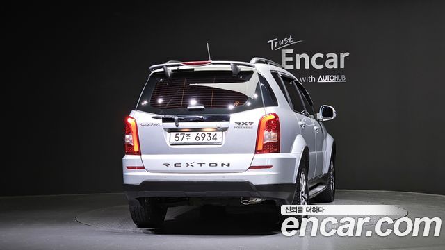 SsangYong Rexton 2013 thumb 5