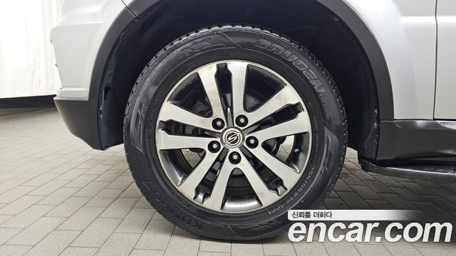 SsangYong Rexton 2013 thumb 6