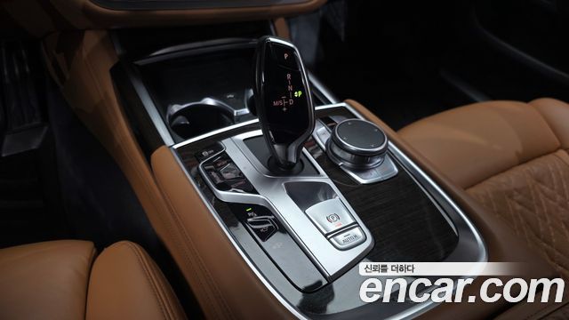BMW 7 серии 2019 thumb 10