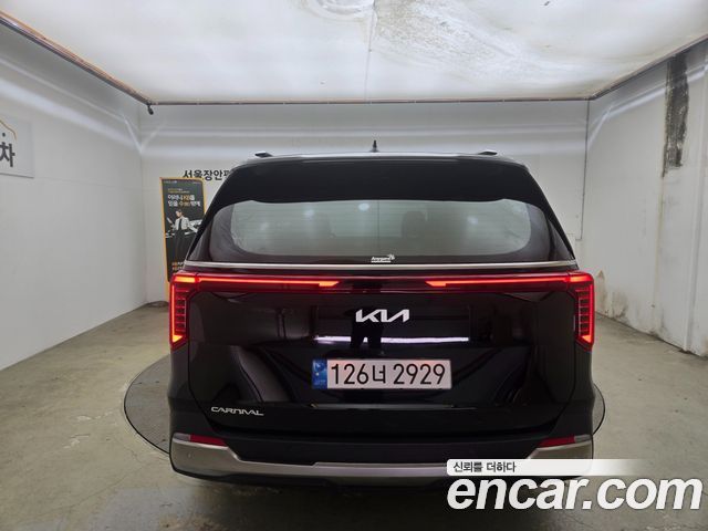 Kia Carnival 2024 thumb 5
