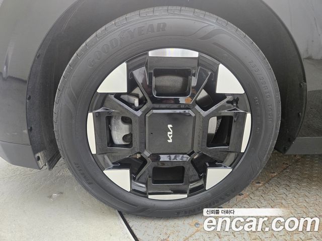Kia Carnival 2024 thumb 6