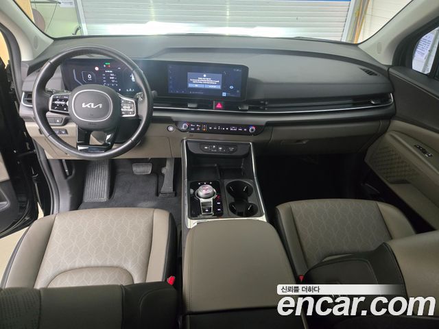 Kia Carnival 2024 thumb 8