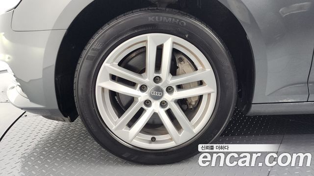 Audi A4 2016 thumb 6