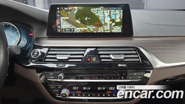 BMW 5 серии 2018 thumb 12